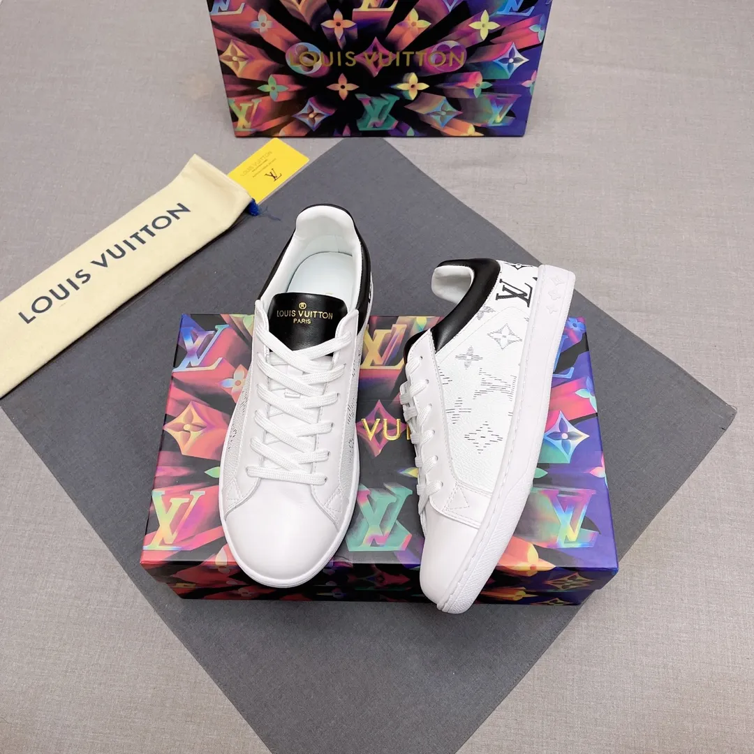 p360 🙏LV men's shoes official website has launched the latest 1:1 copy, synchronized with Hong Kong counters, and on the same catwalk; all "🍡🍡, the rubber outsole is non-slip and wear-resistant; the fabric is made of first-layer cowhide and 3D printing, sheepskin lining, comfortable to wear, attractive style, fine workmanship, with simple and neat shoe last JP, showing the boldness and toughness of men, multiple colors available Code numbers 38 to 44, 45 to 46 can be customized. No. 019